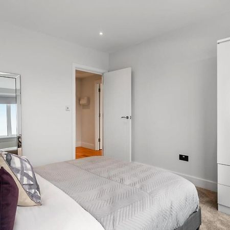 Lovely 1 Bedroom Apartment In The Heart Of Eastleigh Dış mekan fotoğraf