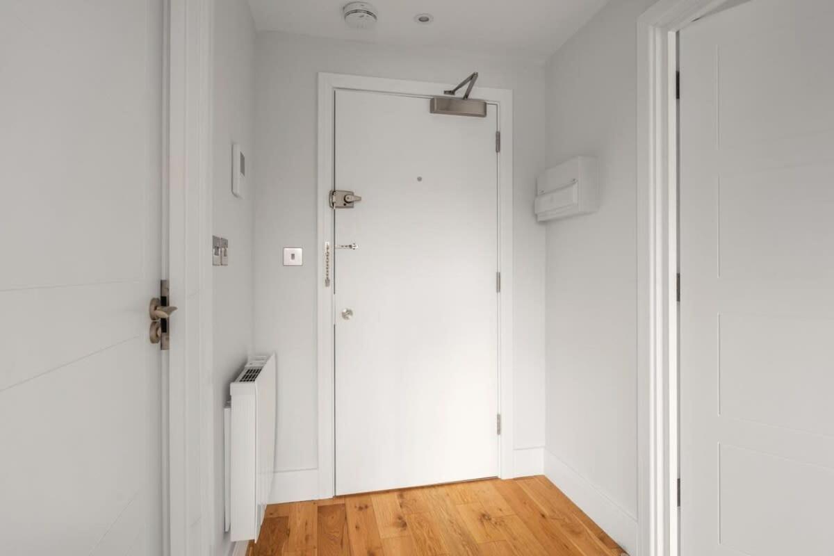 Lovely 1 Bedroom Apartment In The Heart Of Eastleigh Dış mekan fotoğraf